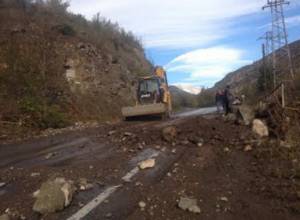 Վթարից ճանապարհը փլուզվել է