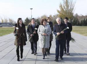 Ian Liddell-Grainger accompanied to Tsitsernakaberd