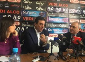 Give him a handkerchief to wipe away his tears - Vardan Ayvazyan to Vardan Bostanjyan