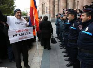 Наиритцам пообещали заплатить до конца года