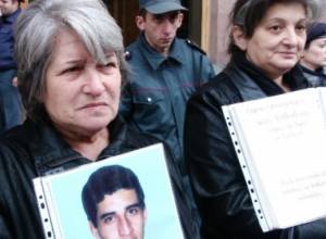 PM instructs Prosecutor to meet with relatives of deceased soldiers