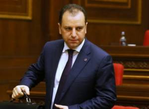Vigen Sargsyan again presents "1000 Dram" Bill in parliament