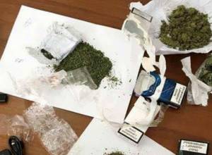 У сотрудника уголовно-исполнительного учреждения обнаружили запрещенные лекарственные средства