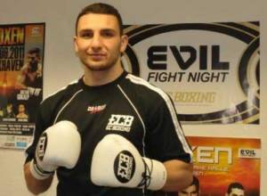 Ноэль Гевор готовится к бою с Кшиштофом Влодарчиком