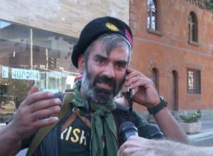 Sasna Dzrer's Arayik Khandoyan ends hunger strike, calls on 'bringer of bread' to follow suit