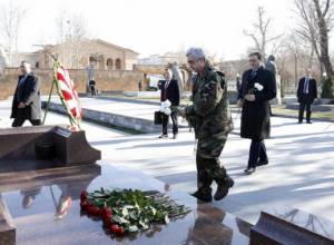 Serzh Sargsyan visits Komitas Pantheon