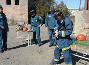 Մրցում են Երևանի պատանի հրշեջ-փրկարարները