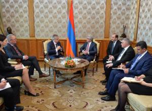 Serzh Sargsyan receives OSCE short-term observers
