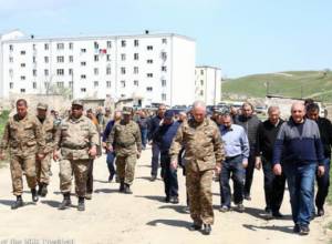 Bako Sahakyan visits one of southern military units