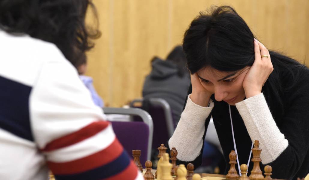 a1chess-woman-1