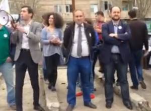 Are you happy with the state of public transportation? Yelk members say in Avan district