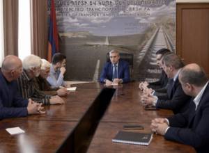 «Все автомобили, предоставляющие услуги такси, должны быть лицензированы»: министр