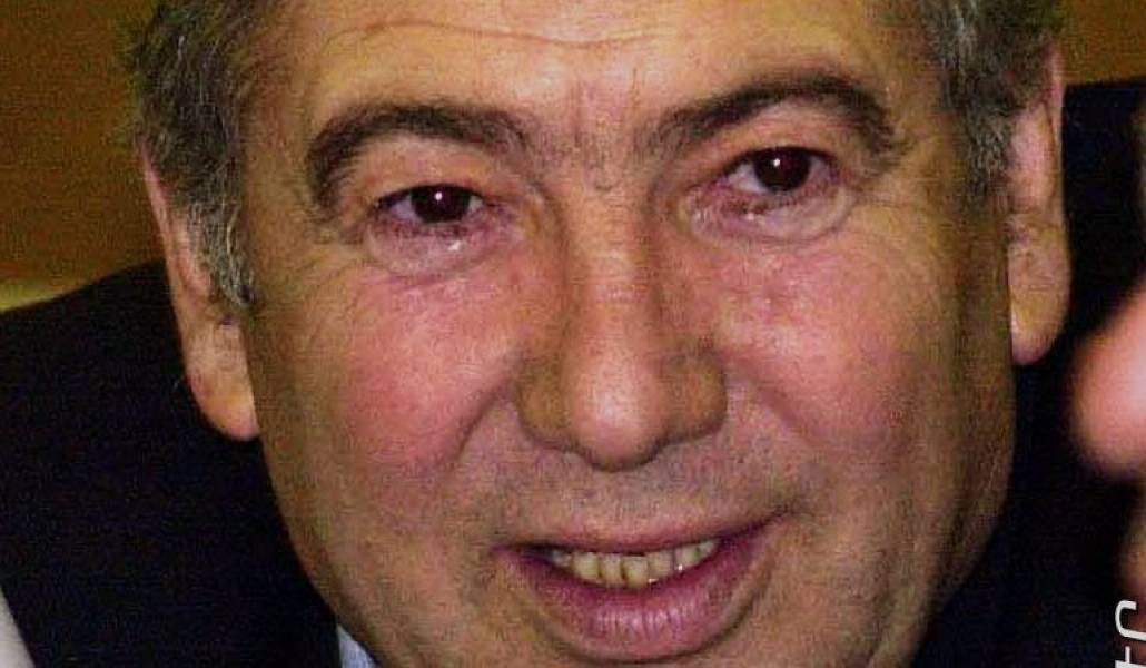 277929e0153303e7714250c63478d1bb