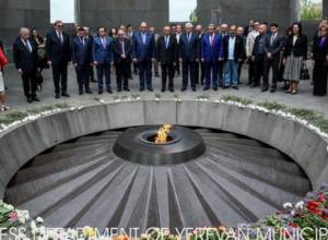 Governor of St. Petersburg visits Tsitsernakaberd Memorial