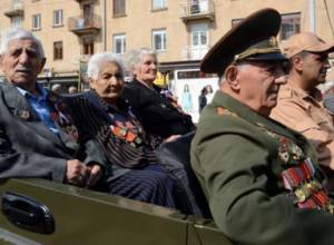 “БЕССМЕРТНЫЙ ПОЛК” ПРОШАГАЕТ В ЕРЕВАНЕ