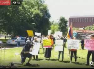 Armenians and Turks gather outside the White House