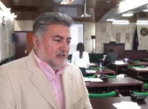 Ara Papian: Serzh Sargsyan will offer lawmakers as lambs for his oblation