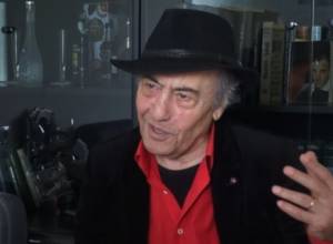 Publicist: intellectuals do not keep secretaries and official cars