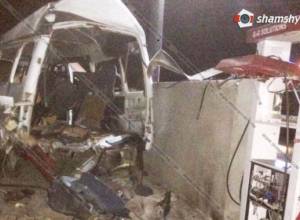 Взрыв на газозаправочной станции во время заправки пассажирского микроавтобуса