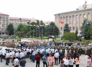 Keys of cars handed over to April War servicemen