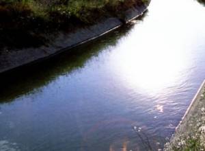 Гражданина достали из водного проема