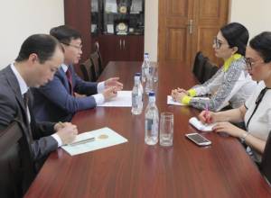 Arpine Hovhannisyan receives Ambassador of Timur Urazayev