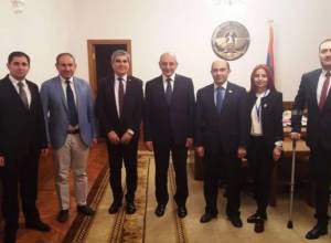 Members of Yelk meet Bako Sahakyan