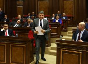 LIVE: Armenian parliament continues debates on government program