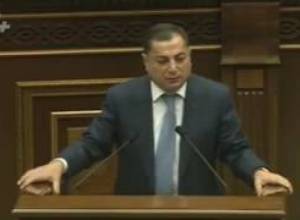 Vahram Baghdasaryan reminds the story of dangerous doorways