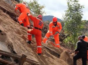 Оползень напротив дома - шириной 35 м