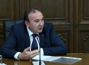 Minister: Private universities often simply distribute certificates