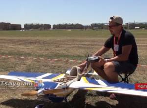 Թռչող սարքեր Գյումրու երկնքում