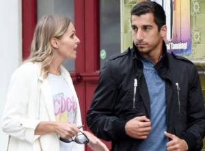 Henrikh Mkhitaryan spotted with another woman