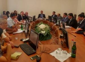 Hrayr Tovmasyan disallows journalists from attending sittings