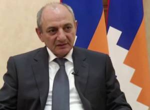 Bako Sahakyan takes an oath