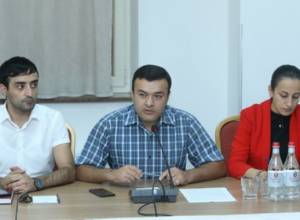 Comedy Club text: Taking knitting needles to a court is forbidden: Who are accused by advocates