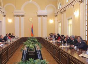 С конгрессменами из США обсуждались вопросы, связанные с конфликтом в НКР, Сирии