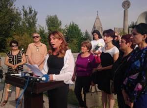 Yerkir Tsirani is in Yerablur