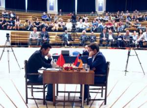 Левон Аронян и Дин Лирен в третий раз сыграли вничью