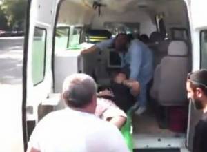 С крыши супермаркета упал мужчина: состояние крайне тяжелое