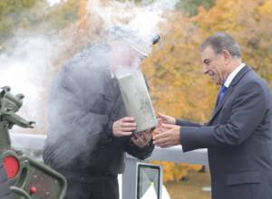 Ara Babloyan carries out the cannon shot