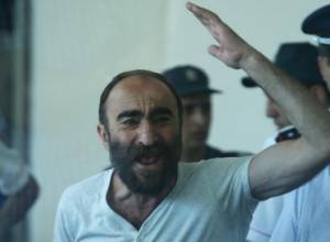 Ժիրայր Սեֆիլյանի և Սասնա Ծռերի շնորհավորանքը՝ Պավլիկ Մանուկյանին
