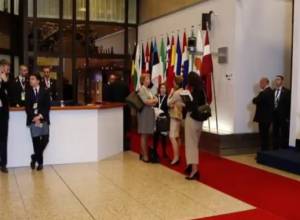 Journalists wait for Serzh Sargsyan