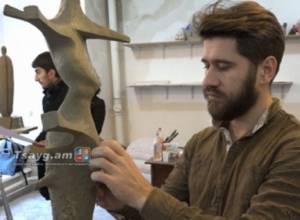 New sculptures in the form of "ascents"