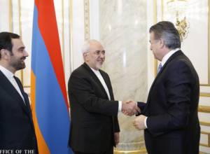 Armenian PM receives Iranian Foreign Minister