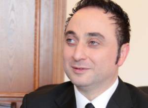 Ադամ Բարրոն ԱՄՆ-ում հանդես կգա Սպիտակի երկրաշարժի զոհերին նվիրված համերգին