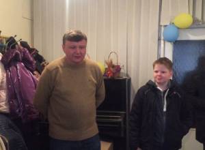 Denis Avtomov visits Ukrainian Sunday School