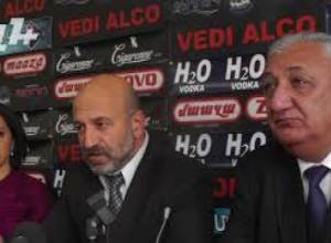 «Մեր բանակը մինչև ապրիլ հաճույք էր ստանում՝ սիգարը ձեռքին»  Վովա Վարդանով
