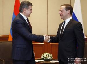 Karen Karapetyan meets with Dmitry Medvedev