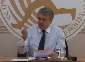 Շատ արագ պետք է կանոնակարգենք մարզադպրոցների գործունեությունը. Կարեն Կարապետյանը` Հրաչյա Ռոստոմյանին